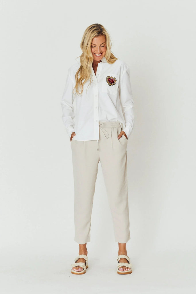 CHLOE SHIRT - WHITE HEART EMBLEM - THEPINK