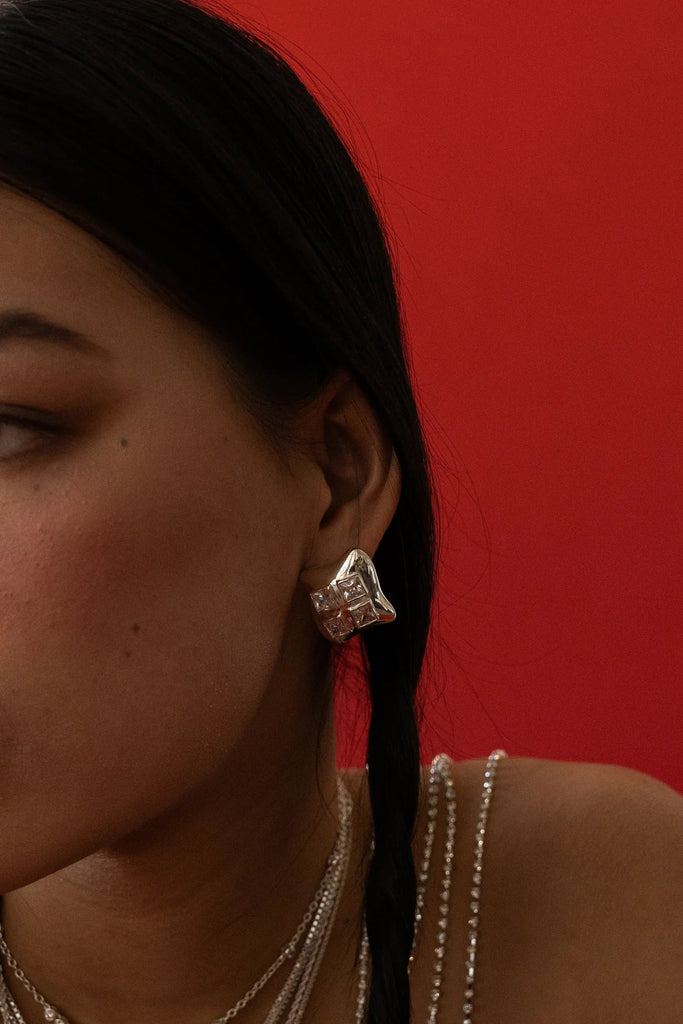 GEORGETTE EARRINGS SILVER - THEPINK