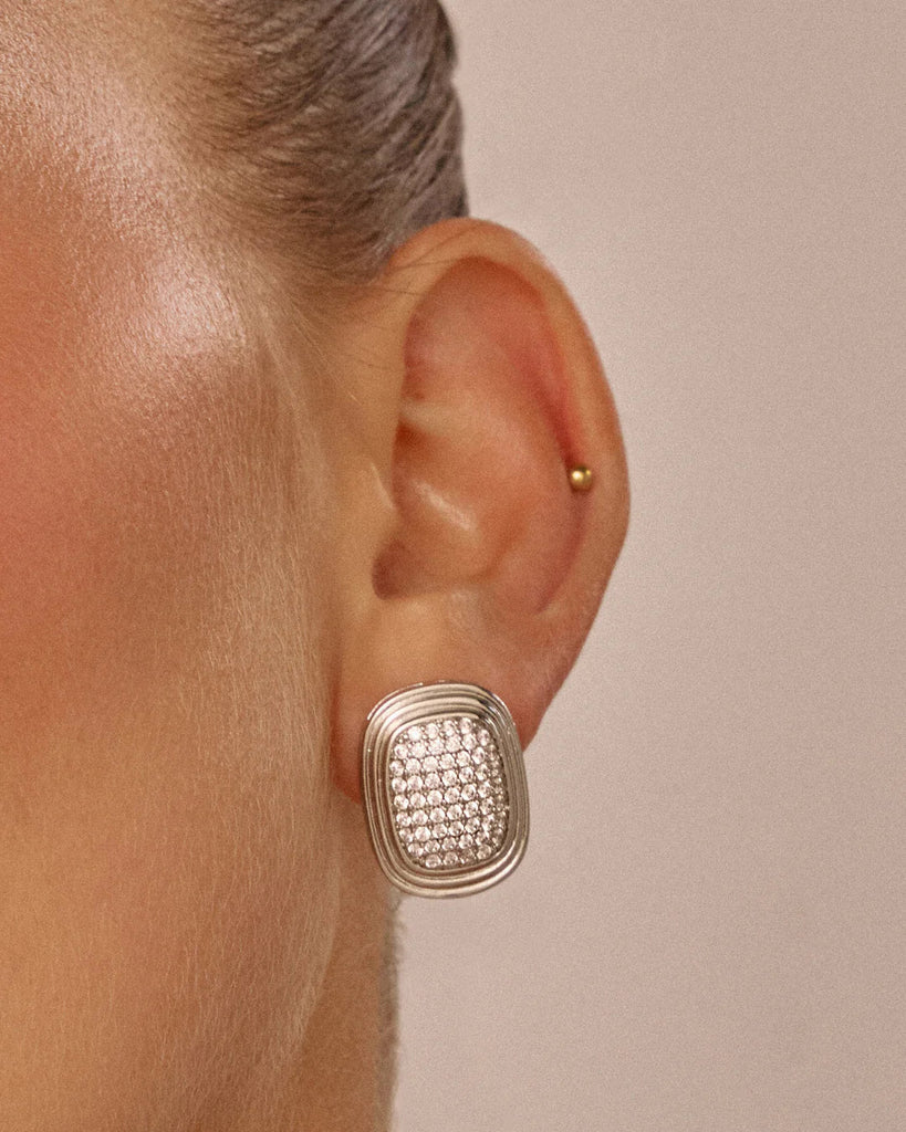 PAVE OVAL STATEMENT STUDS - THEPINK