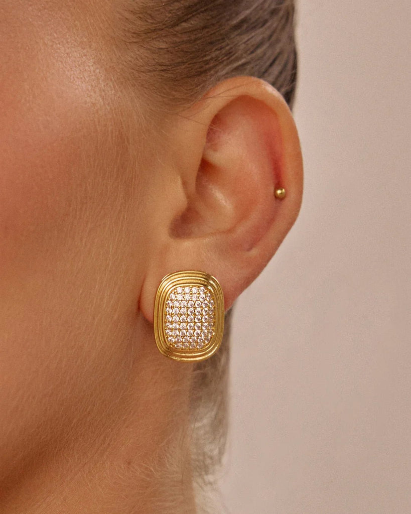 PAVE OVAL STATEMENT STUDS - THEPINK